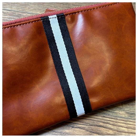 NWOT Funky Monkey Wristlet - Picture 5 of 9